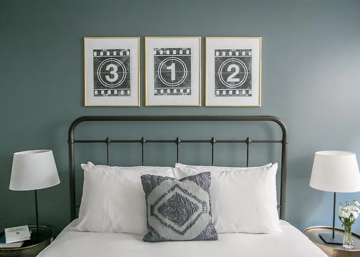 Aparthotel Sonder — Burton Place Chicago